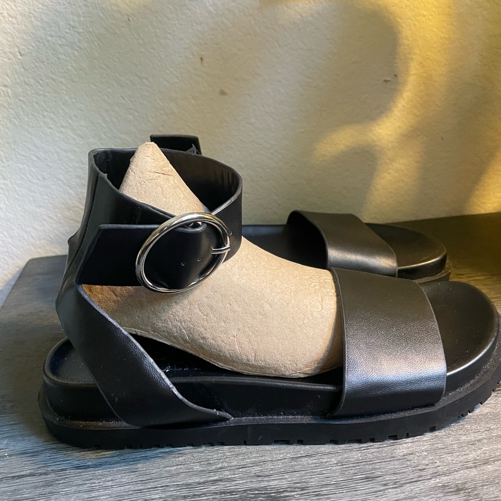 Zara ankle strap black footbed sandal
